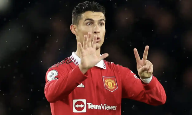 Ronaldo ghi bàn giúp Man Utd thắng Everton
