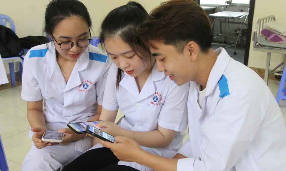 Học sinh, sinh viên sử dụng mạng xã hội an toàn 