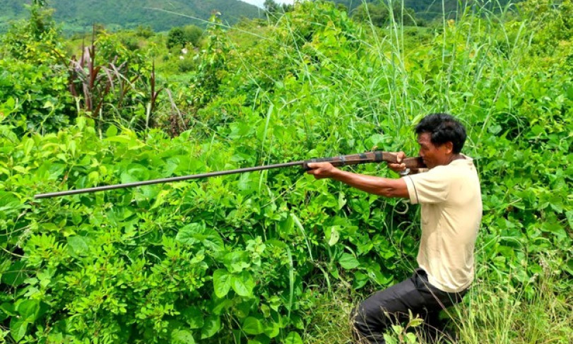 Đi săn thú rừng, người đàn ông bắn chết người trong lùm cây
