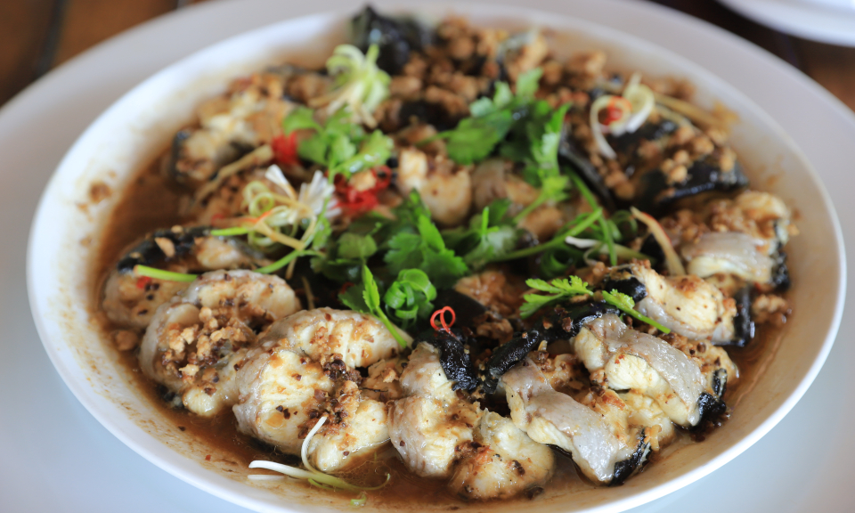 Cá chình hấp tương bần