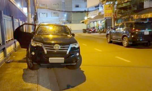 Điều tra vụ đập kính ô tô trộm tài sản của du khách Hàn Quốc