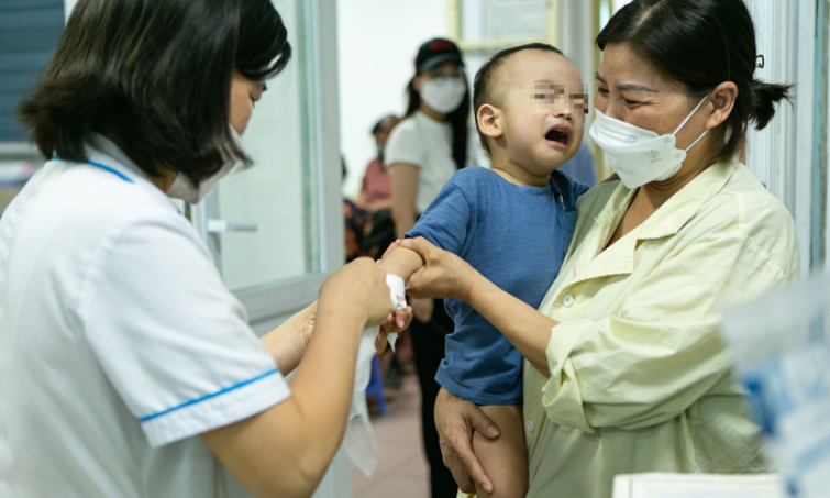 Dịch do Adenovirus bùng phát: Những điều cần biết để bảo vệ con trẻ