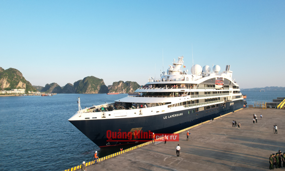 Du thuyền quốc tế đầu tiên quay trở lại Việt Nam sau dịch Covid-19