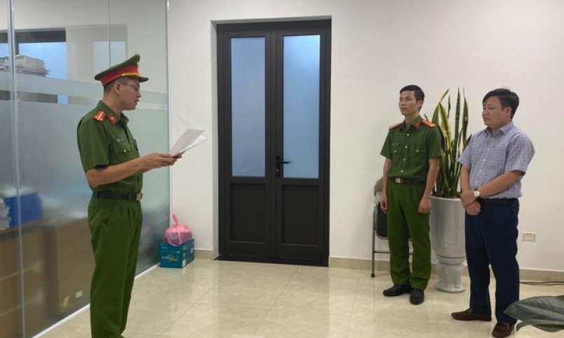 Bắt Phó Trưởng phòng Tài nguyên và Môi trường ở Bắc Giang