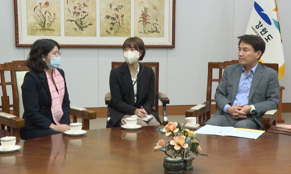 广宁省传媒中心会见韩国江原道领导