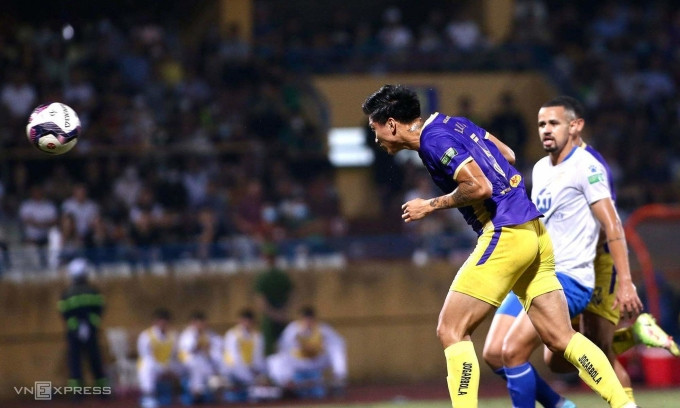 Văn Hậu ghi bàn sau gần 1.500 ngày ở V-League