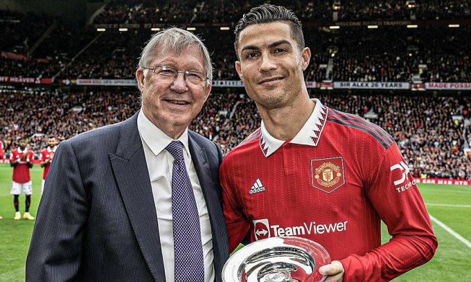 Man Utd hoà khi Ronaldo đá chính