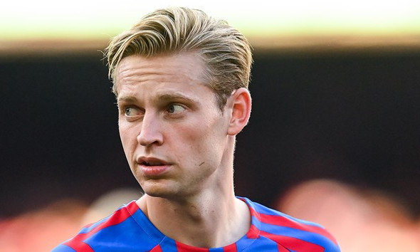 De Jong tố Barca dối trá
