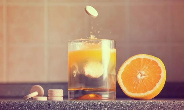 Tại sao Vitamin C giúp bạn ngừa chứng sụt sịt theo mùa?