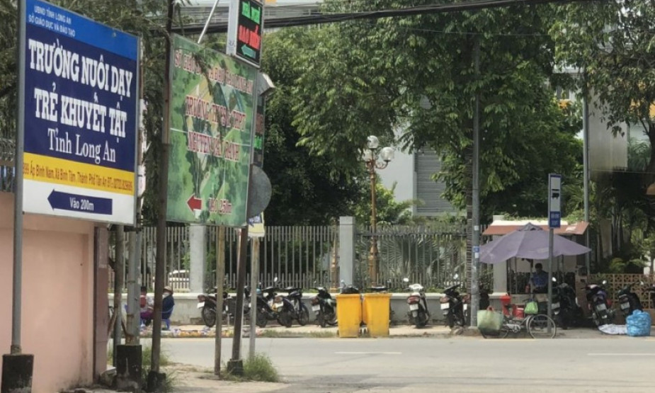 Nam sinh bị đánh trước cổng trường, tử vong trong bệnh viện