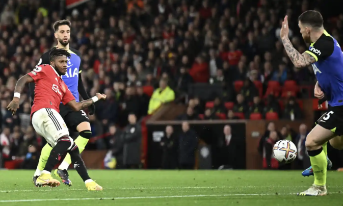 Man Utd thắng áp đảo Tottenham