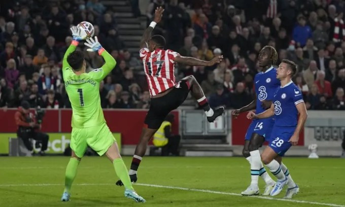 Chelsea đứt chuỗi năm trận thắng