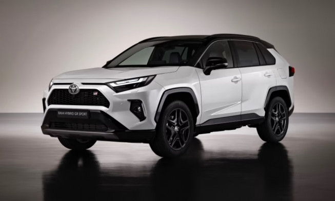Toyota bổ sung phiên bản mới cho kình địch của Honda CR-V, thiết kế cực đẹp