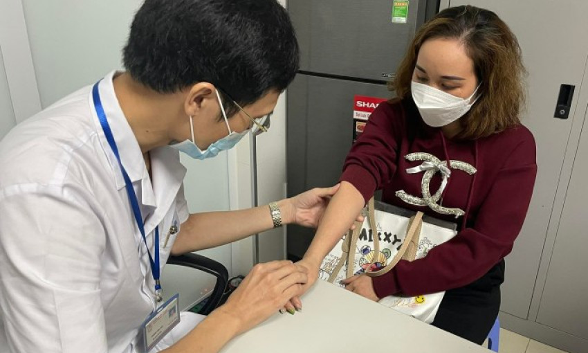 Khốn khổ vì bệnh viêm da mùa lạnh