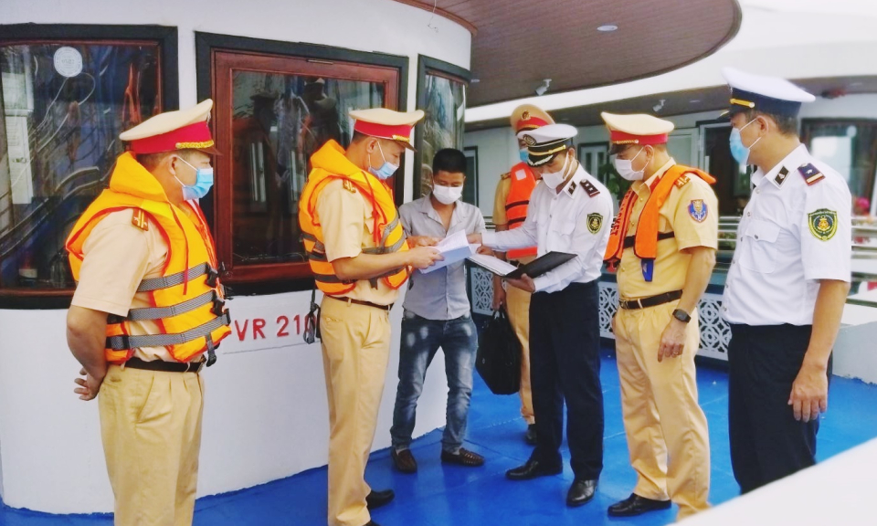 TP Hạ Long: Giữ vững bình yên tuyến biển