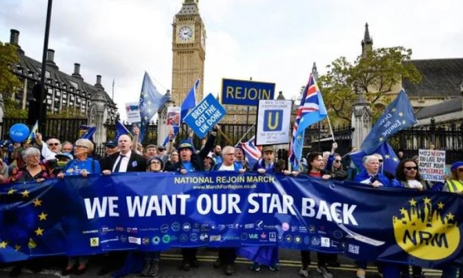Hàng nghìn người ở Anh biểu tình đòi tái gia nhập EU, coi Brexit là thất bại