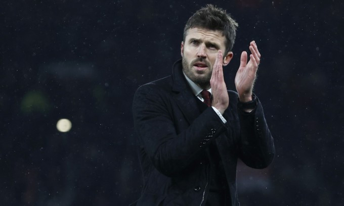 Carrick trở lại làm HLV