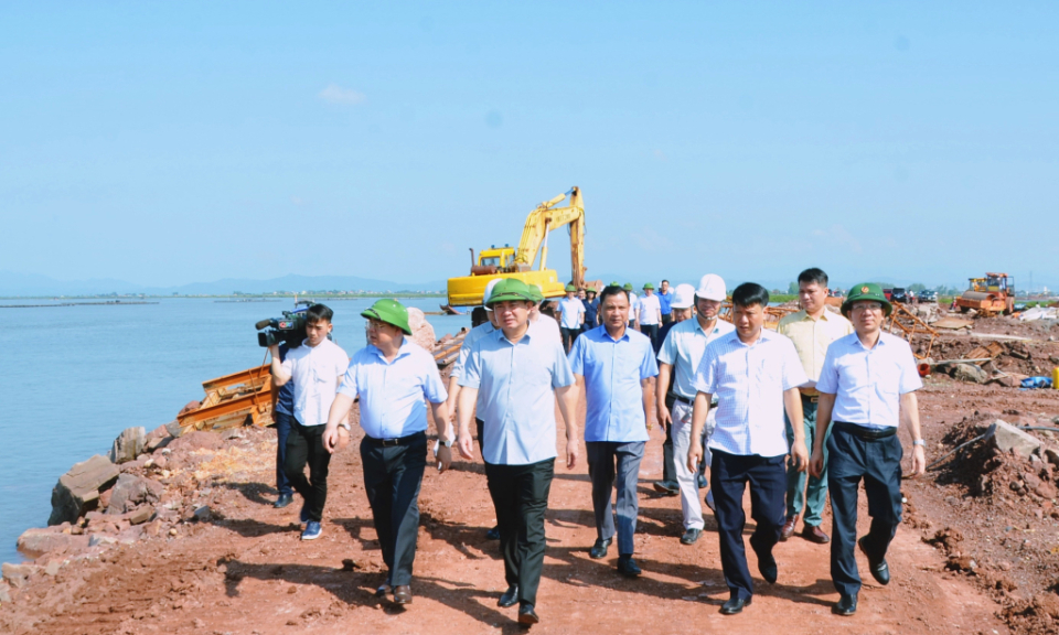 Tạo hiệu quả trong thu hút xây dựng cảng, bến ở KCN