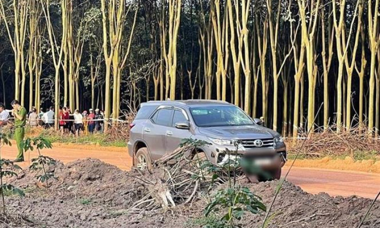 Điều tra vụ đập phá xe Fortuner, dùng cuốc đánh chủ xe tử vong ở rẫy cao su