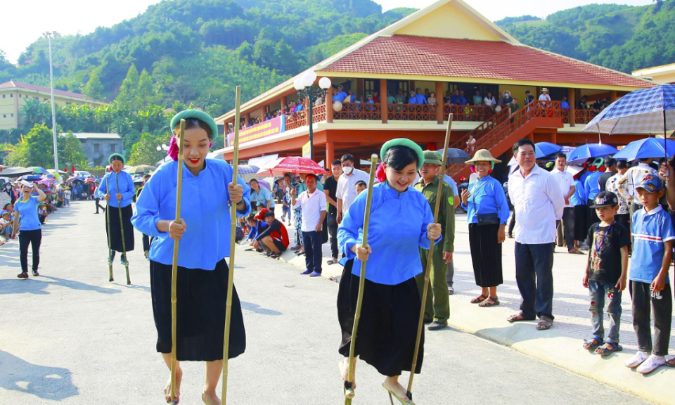 Impressive “Soong Co Yellow Season” festival 