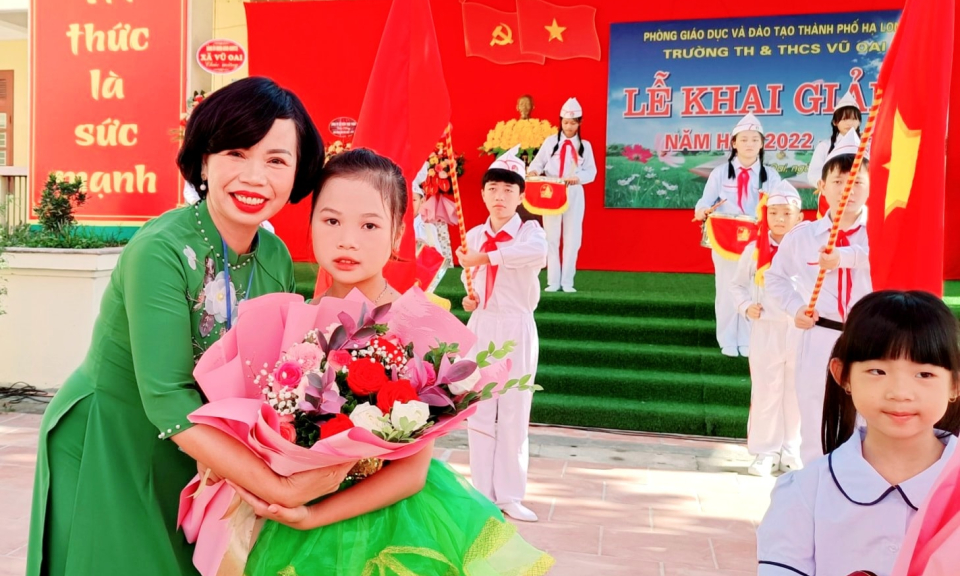 Cô Hiệu trưởng tận tâm, nhiệt huyết 