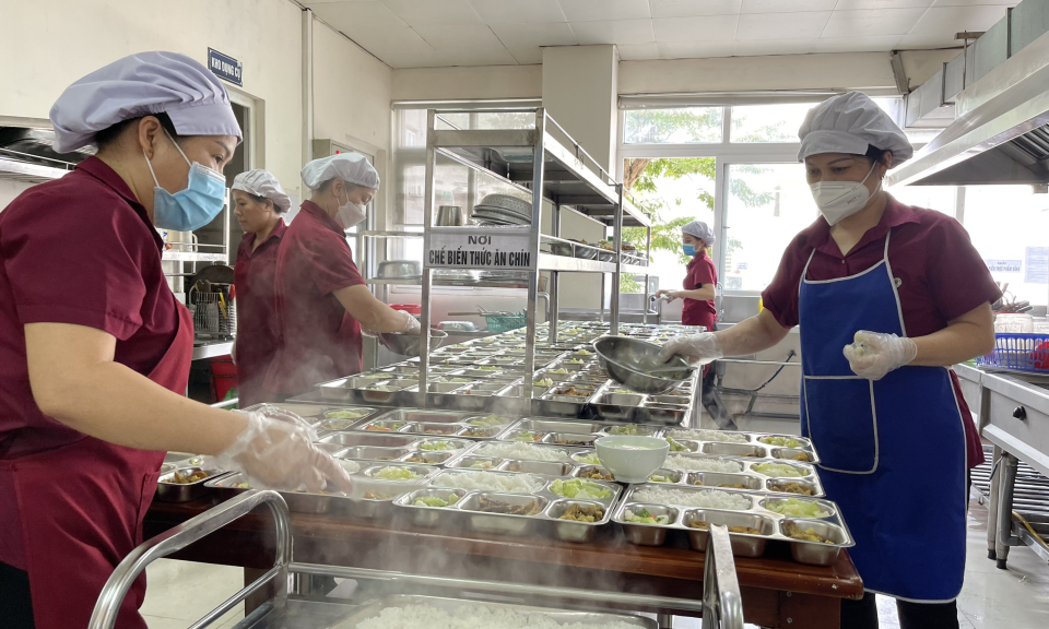 TKV:  Xã hội hoá dịch vụ bếp ăn cho người lao động