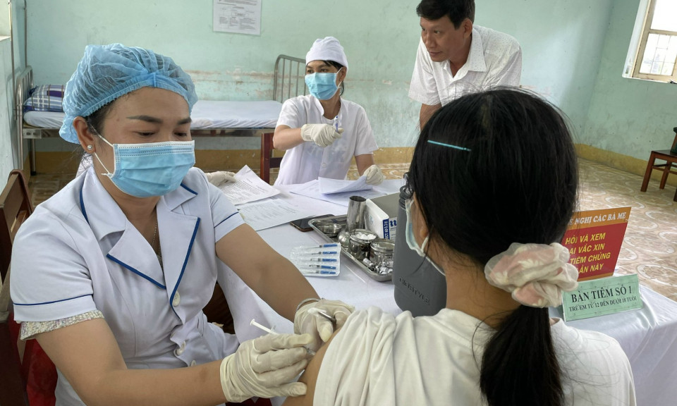 Sáng 27/10: Nhiều biến thể phụ mới của Omicron xuất hiện, đẩy nhanh tiêm vaccine COVID-19