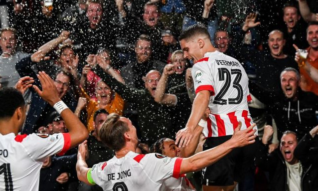 Arsenal thua trận thứ hai từ đầu mùa