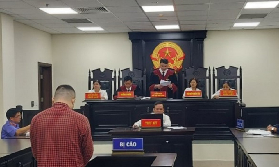 Cựu cán bộ lừa xin việc chiếm đoạt nhiều tỷ đồng lĩnh 13 năm tù