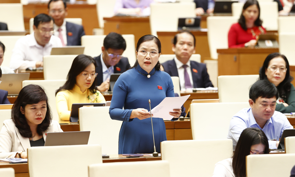 Quốc hội tiếp tục thảo luận tại hội trường về kết quả thực hiện kế hoạch phát triển kinh tế-xã hội năm 2022