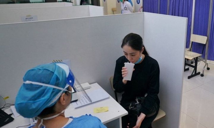 Trung Quốc: Thượng Hải triển khai vaccine COVID-19 dạng hít qua miệng