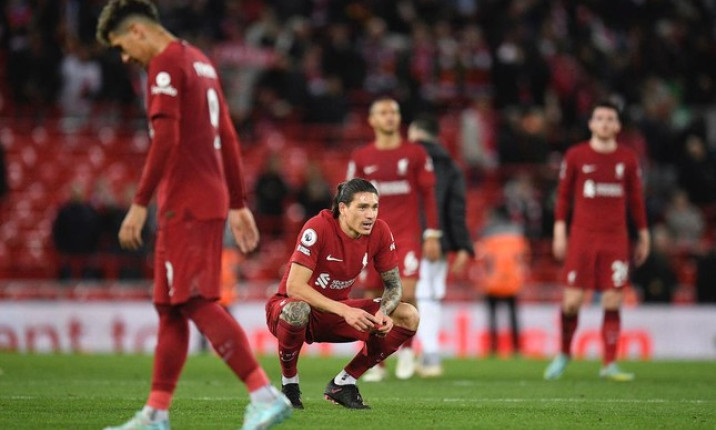 Thua đau đội áp chót, Liverpool đứt chuỗi 29 trận bất bại sân nhà
