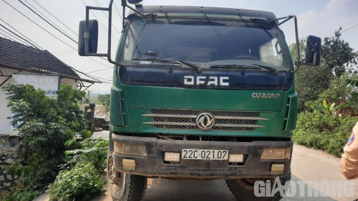 TNGT chết người ở Ninh Bình: Xe tải không lắp thiết bị giám sát hành trình 2
