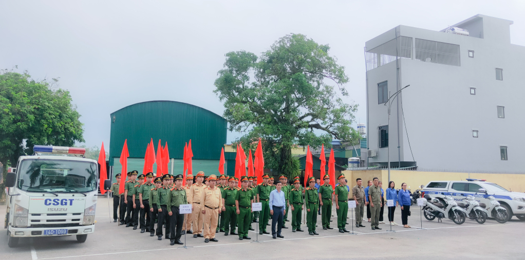 Quang cảnh Lễ ra quân