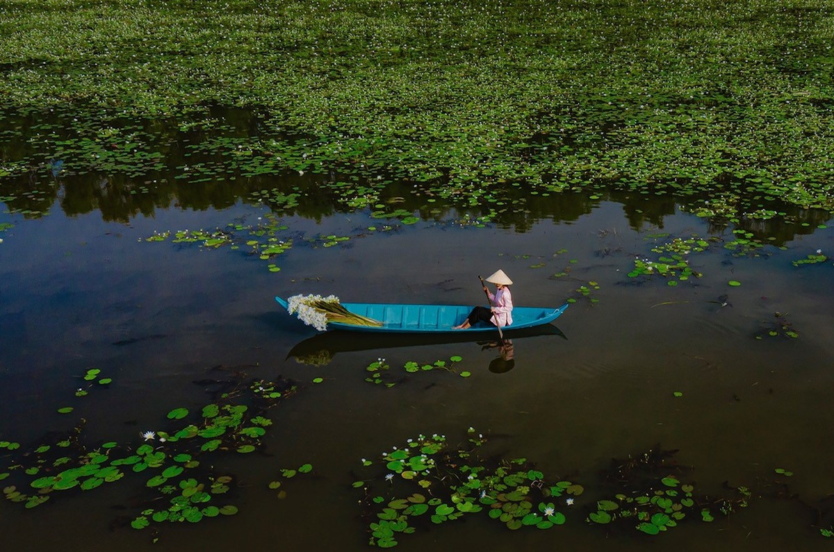 Mekong Delta province exudes charm amid annual flooding season