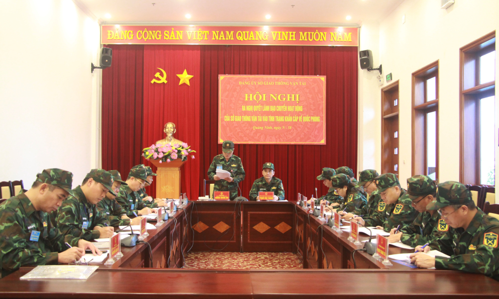 Hội nghị của Đảng ủy Sở Giao thông Vận tải ra Nghị quyết lãnh đạo chuyển hoạt động của Sở vào tình trạng khẩn cấp về quốc phòng.