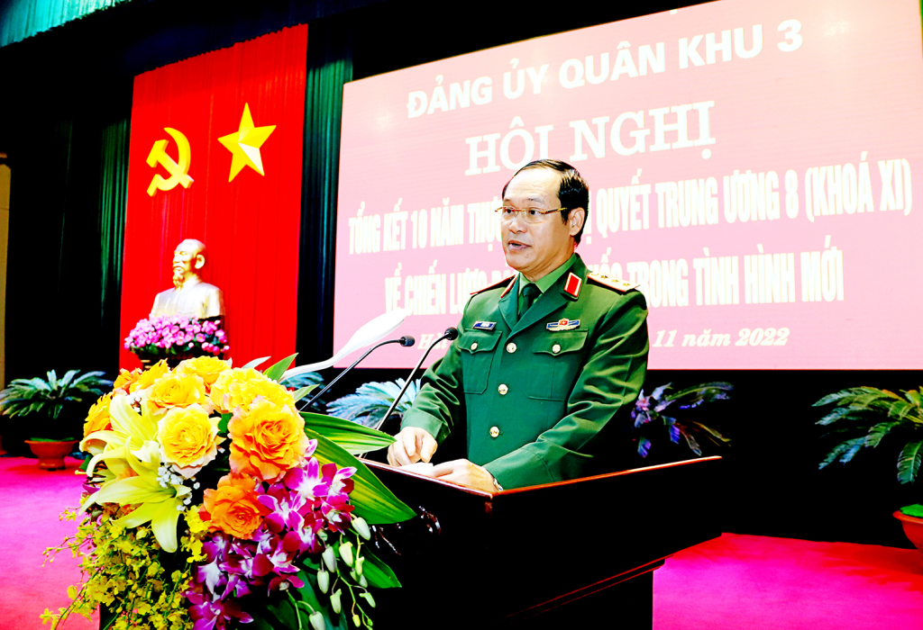 Thượng tướng Vũ Hải Sản, Ủy viên Trung ương Đảng, Thứ trưởng Bộ Quốc phòng phát biểu chỉ đạo hội nghị.