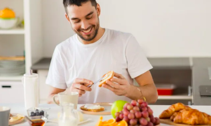 Những thói quen ăn sáng tốt nhất để giảm lượng đường trong máu
