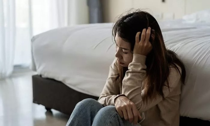 Thiếu ngủ ảnh hưởng nghiêm trọng đến rụng tóc như thế nào?
