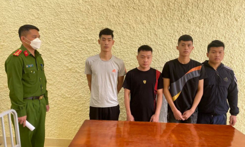 Bộ tứ vào tận nhà trọ, “bắt giam” con nợ khó đòi