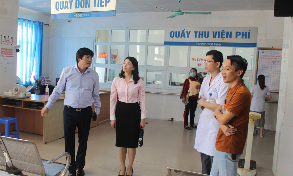 BTV Huyện ủy Đầm Hà và Sở Y tế làm việc với Đảng ủy Trung tâm Y tế huyện Đầm Hà