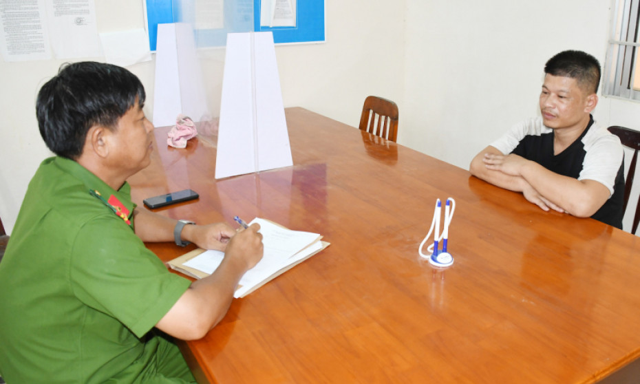 Tạm giữ hình sự đối tượng tấn công Cảnh sát giao thông