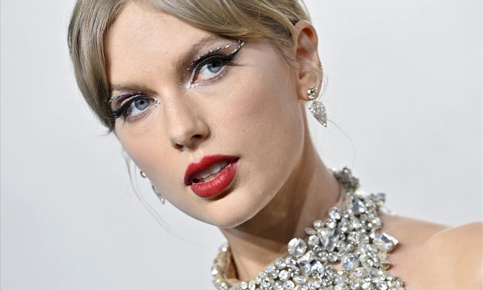 Taylor Swift được ca ngợi là ngôi sao nhạc pop lớn nhất hành tinh