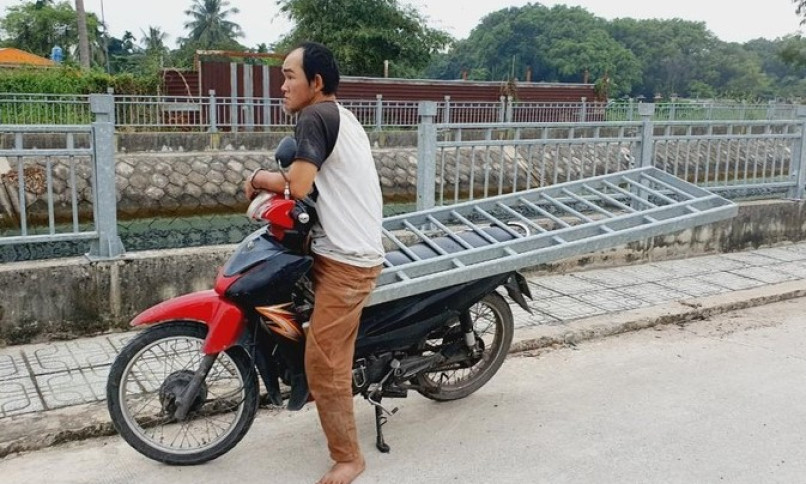 Mật phục bắt đối tượng chuyên trộm lan can ở bờ kè