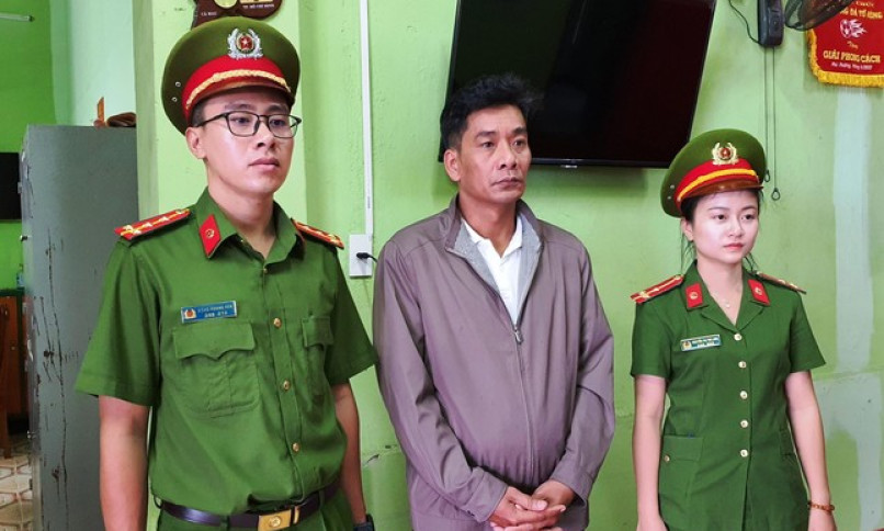 Hai lần thuê ô tô đem cầm cố