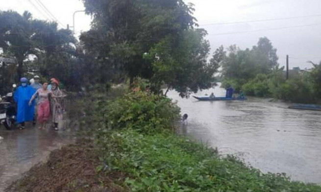 Nữ sinh lớp 9 tử vong thương tâm khi đi xe máy cùng bạn đến trường