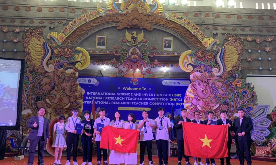  Cuộc thi Khoa học và sáng chế quốc tế: Học sinh Trường THPT Chuyên Hạ Long giành Huy chương Vàng