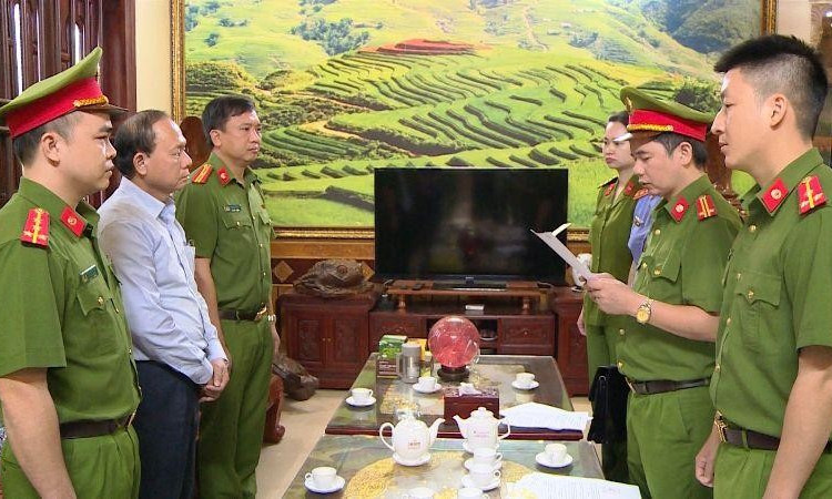 Bắt tạm giam nguyên Chủ tịch huyện ở Thanh Hóa