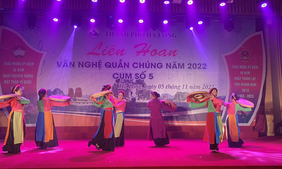 Liên hoan văn nghệ quần chúng TP Hạ Long