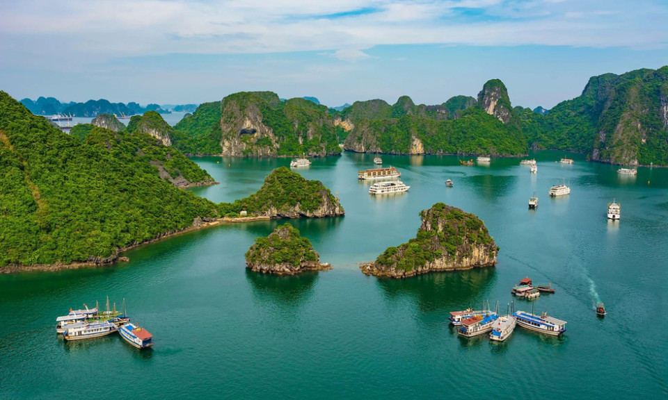 Live Science chọn vịnh Hạ Long là một trong 10 kỳ quan thiên nhiên ấn tượng nhất